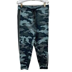 Aeropostale green camo sweatpants with drawstring size M